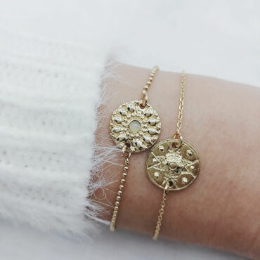bijou tendance bohème plaqué or bracelet bille médaille soleil pierre gemme semi précieuse pierre de lune porté
