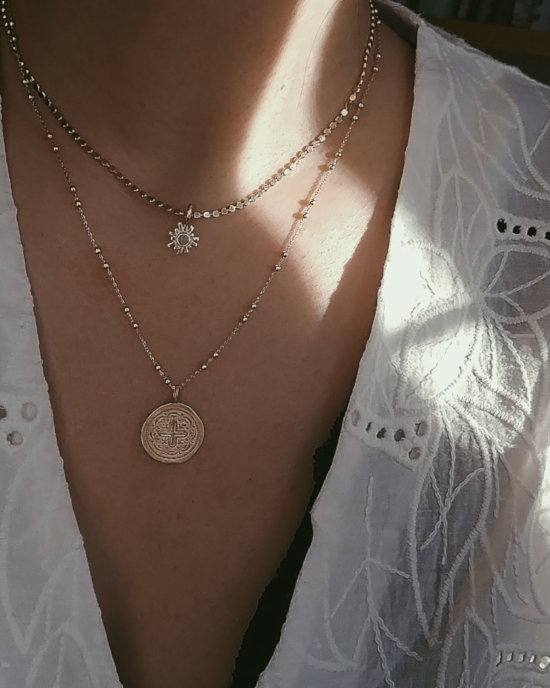 bijoux créateur collier plaqué or médaille antique croix