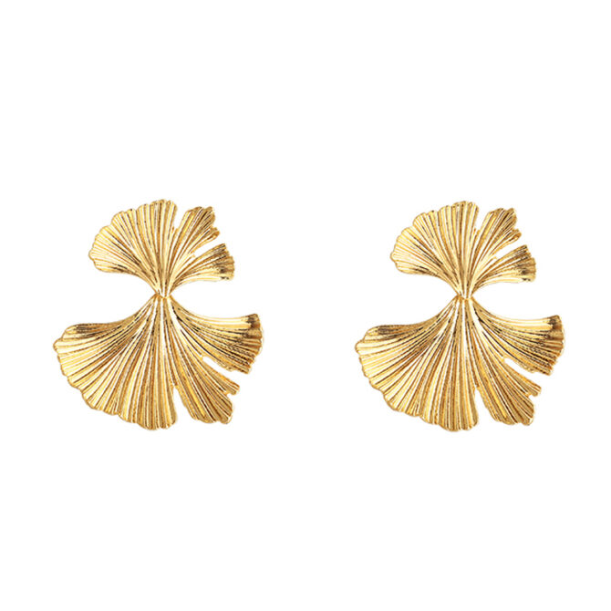 tendance bijoux grosses boucles d'oreilles dorées forme ronde organique fleur feuille ginko