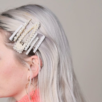 barrette perles brodées tendance accessoire cheveux porté idée coiffure