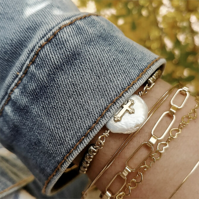 bijoux créateur tendance bohème 7 bracelet jonc semainier plaqué or coquillage cauri perle croix