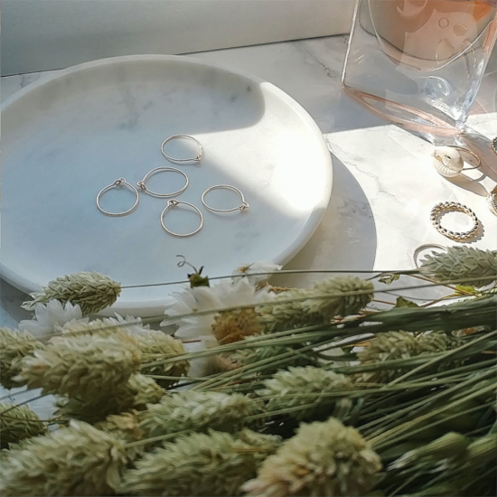 bijoux tendance de créateur fait main plaqué or bague anneaux fins et simples