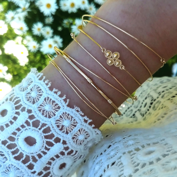 bijoux créateur tendance bohème bracelet jonc plaqué or croix