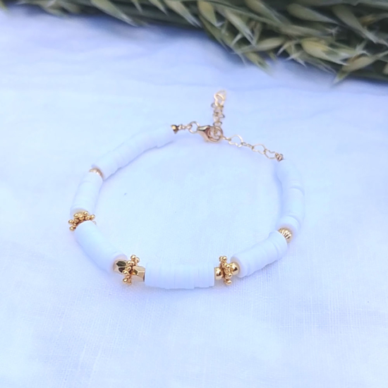 bracelet heishi surfeur blanc perles bohème plaqué or fait main créateur france