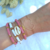 bracelet heishi surfeur blanc et rose perles bohème plaqué or fait main créateur france look bracelets de l'été