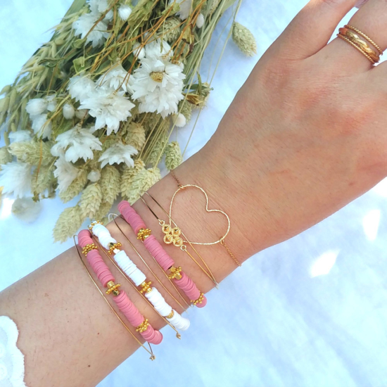 bracelet heishi surfeur blanc et rose perles bohème plaqué or fait main créateur france look bracelets de l'été