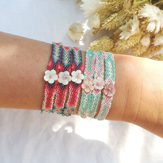bracelet brésilien tendance été fleur nacre rose
