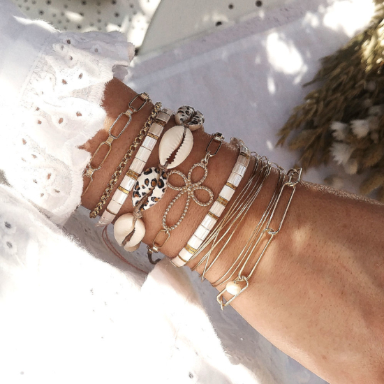 bracelets tendance coquillage cauri noir blanc imprimé léopard perles carrées plates japonaises en verrefait main joncs destroy bracelet néo bourgeoise gros maillons et perle bijoux créateur