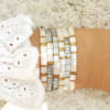 accumulation bracelets tendance perles plates en verre carrées japonaises miyuki or gris blanc bijoux créateur france fait main