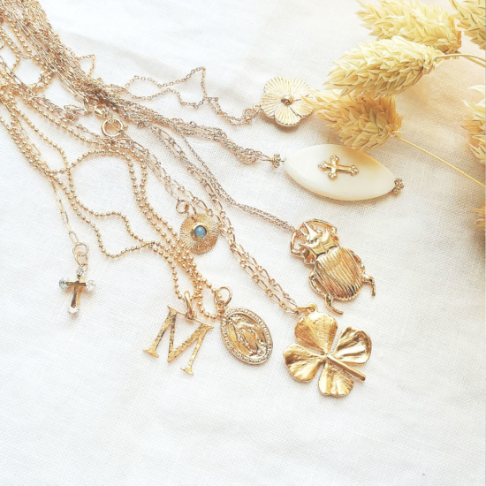 colliers tendance bohème pendentifs grigris plaqué or