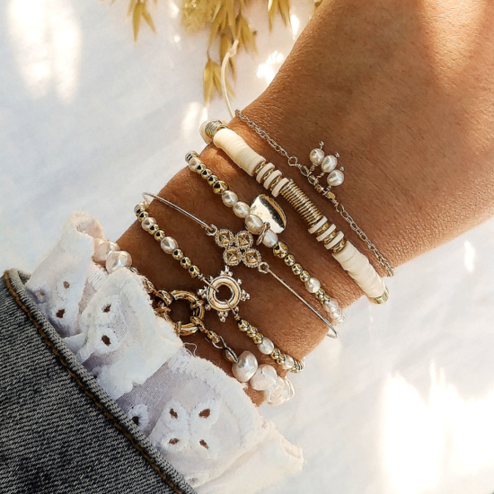 bracelets tendance fait main bracelet heishi surfer bohème bracelet perles eau douce blanches bijoux créateur