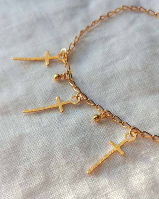 bijoux tendance bracelet pendentif croix plaqué or fait main bijoux créateur