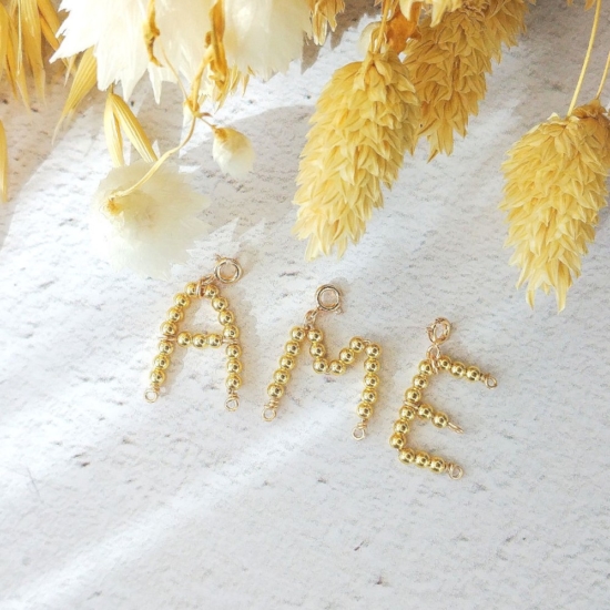 bijoux créateur fait main collier pendentif lettre initiale en perles or