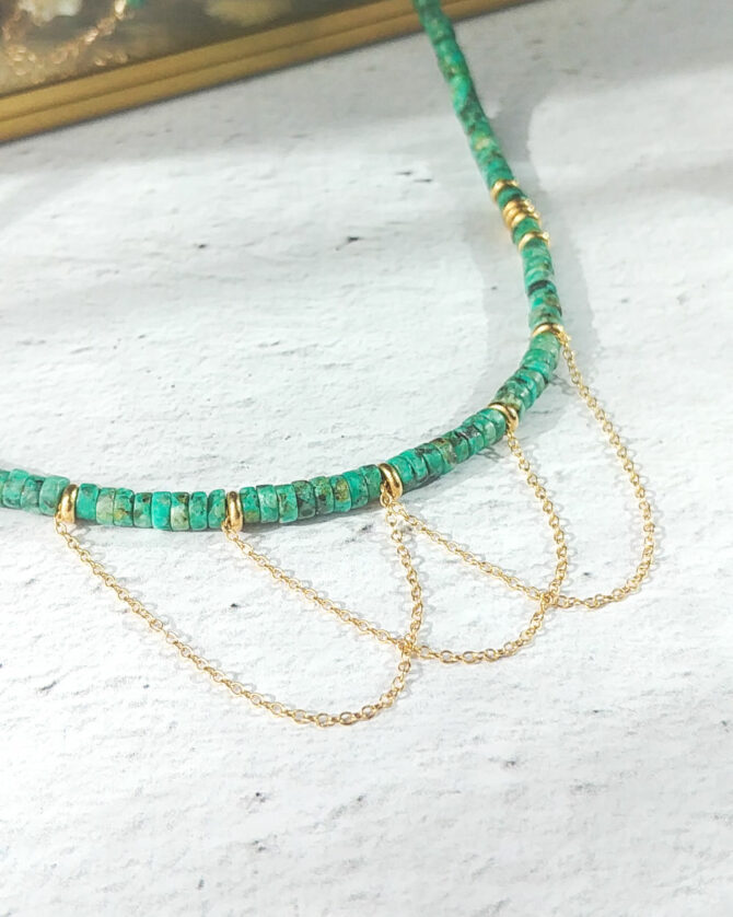 collier heishi pierre semi précieuse avec chaînes pour un look rock pierre semi précieuse fait main bijoux créateur france