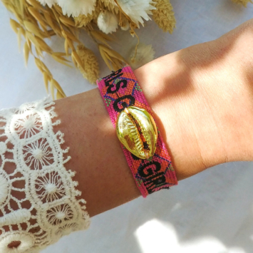 bijoux tendance bracelet brésilien coton tissé mot brodé girls avec pompons cauri or
