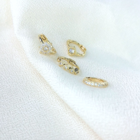 bijoux boucles d'oreilles plaqué or petites créoles galaxie lune et etoile scintillante accumulation