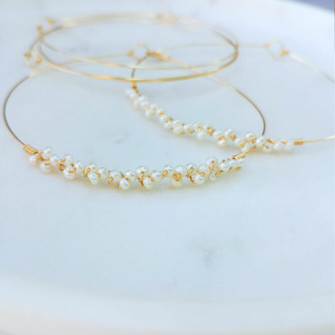 bracelets joncs semainier fin or perles simple destroy tissage perles nacres blanches or fait main en france bijoux créateur tendance