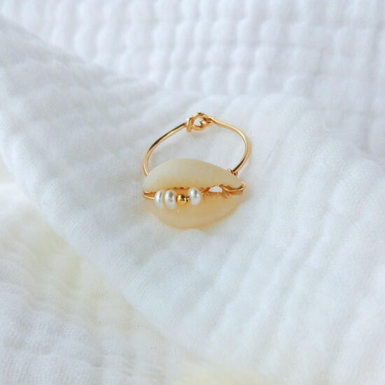bague coquillage cauri perles de culture or tendance été summer fait main bijoux créatrice instagram made in france