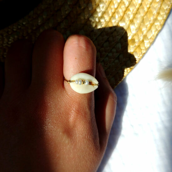 bague coquillage cauri perles de culture or tendance été summer fait main bijoux créatrice instagram made in france