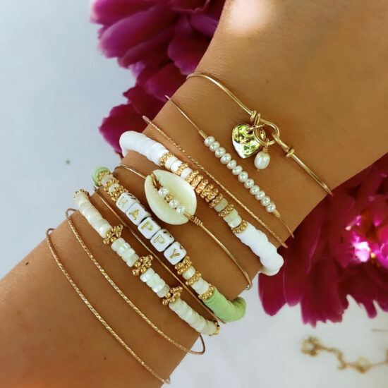 bracelets heishi mot à personnaliser tendance fait main bracelet heishi surfer bohème coquillage cauri été summer bijoux créateur france créatrice instagram