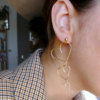 bijoux boucle d'oreilles monoboucle longue 3 coeurs fait main en france créatrice instagram