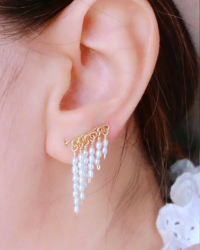 contour d'oreille climber perles de culture boucle d'oreille fait main en france créatrice bijoux bijoux mariage et cérémonie