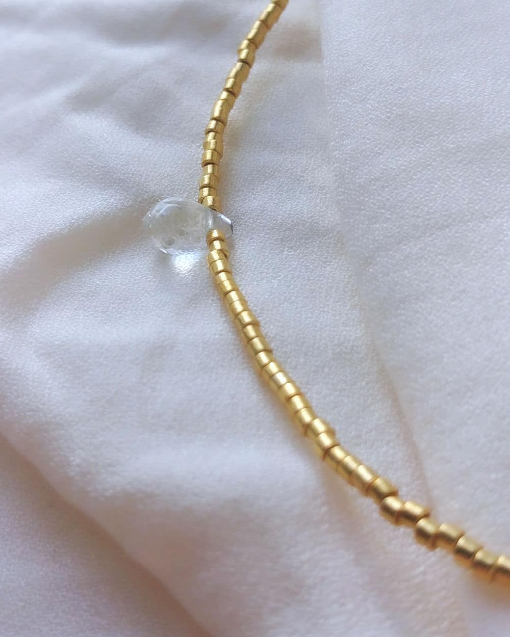 collier tendance perles en verre dorées japonaises miyuki été summer perle de culture fleur nacre cristal pierre gemme lapis lazuli or fait main bijoux créateur made in france