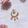 petites créoles simple avec perle de culture boucle d'oreille fait main en france créatrice bijoux gold filled et argent 925