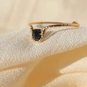 bague pierre diamant noir fait main en france créatrice bijoux gold filled et argent 925 instagram