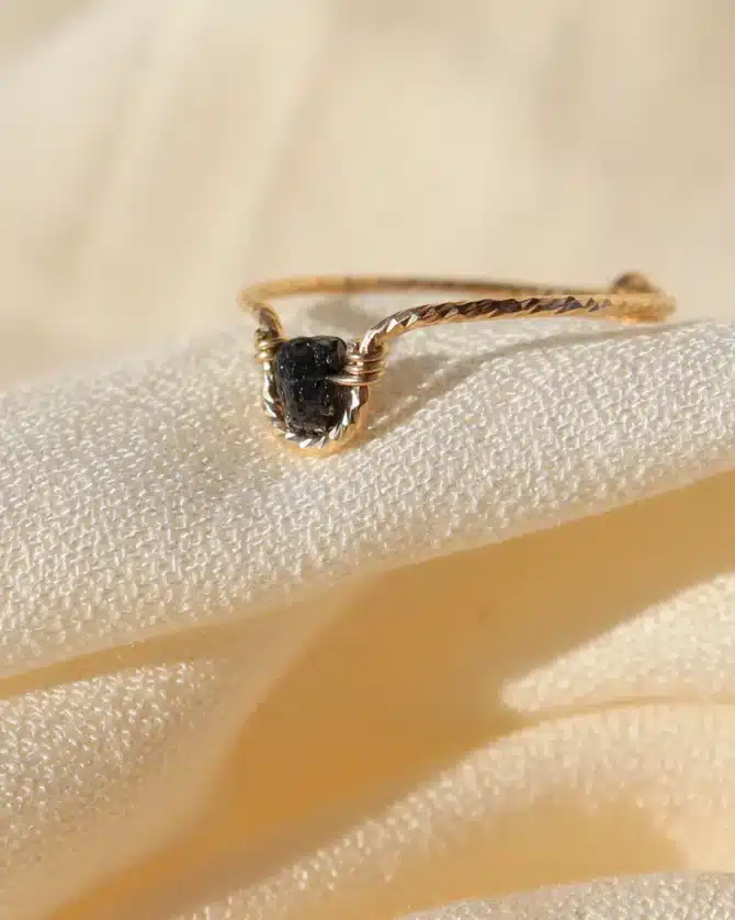 bague pierre diamant noir fait main en france créatrice bijoux gold filled et argent 925 instagram