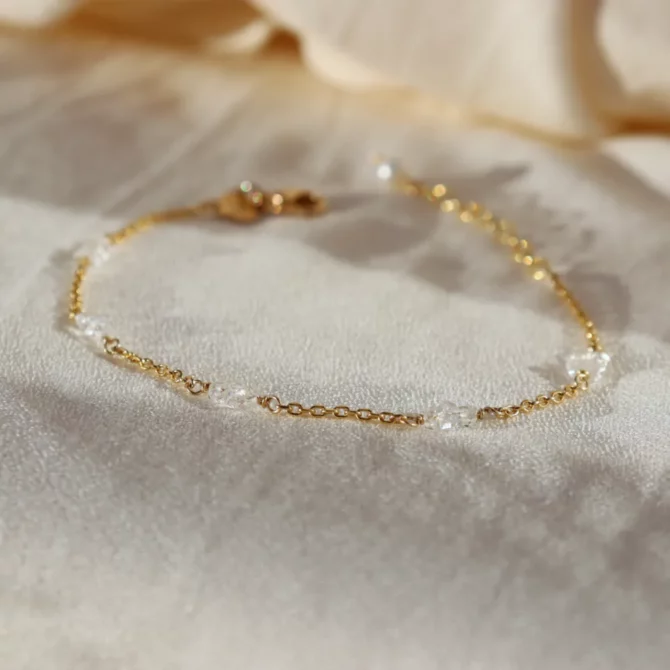 bracelet fin or simple pierre gemme quartz diamant herkimer fait main en france bijoux créateur tendance gold filled or laminé Créatrice instagram