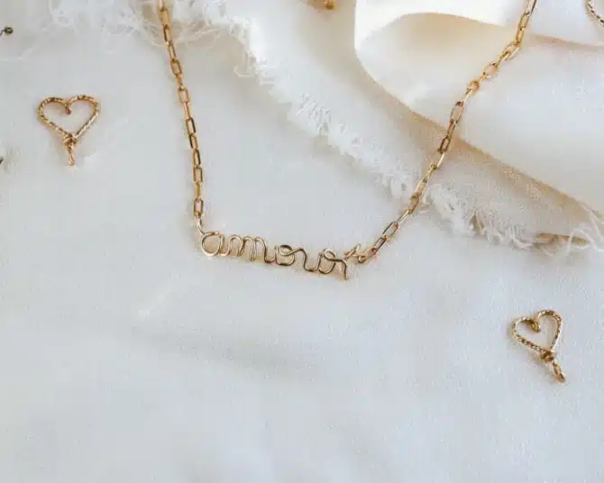 collier or mot amour et coeur fait main en france bijoux créateur tendance gold filled or laminé Créatrice instagram