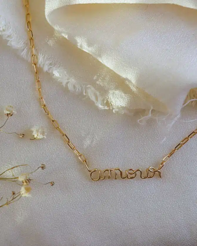collier or mot amour et coeur fait main en france bijoux créateur tendance gold filled or laminé Créatrice instagram
