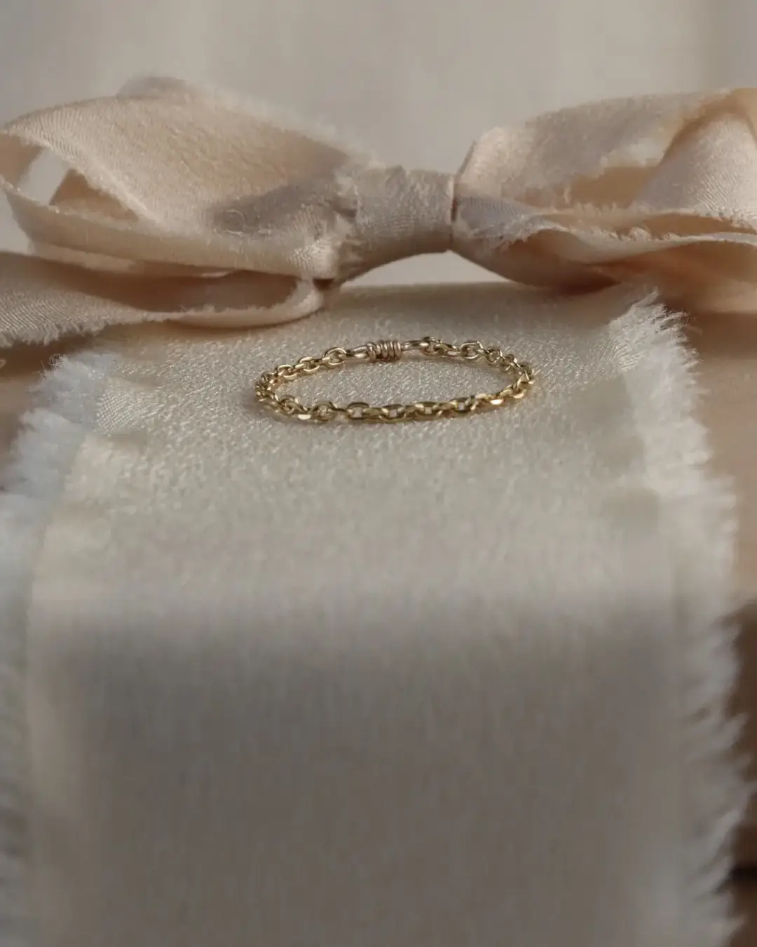 bague fine chaine simple fait main en france créatrice bijoux gold filled et argent 925