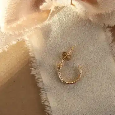 boucle d'oreille petite creole simple fait main en france créatrice bijoux gold filled et argent 925